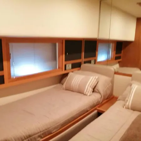 R54 Premium Yacht Botel Vigo