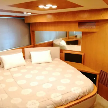 Botel R54 Premium Yacht