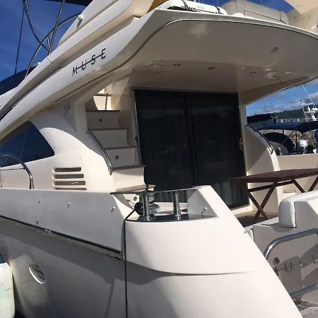 Botel R54 Premium Yacht *