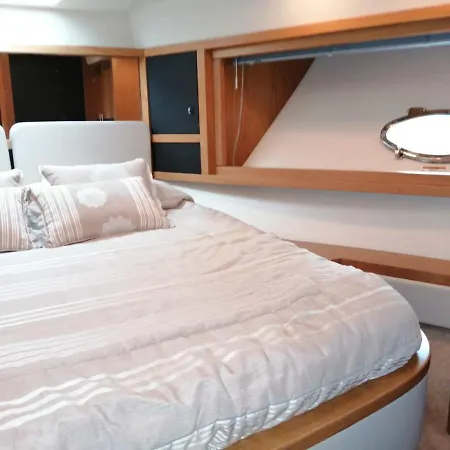 Botel R54 Premium Yacht